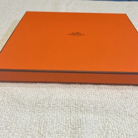 Hermes Scarf Orange Square Box - Picture 4 of 4